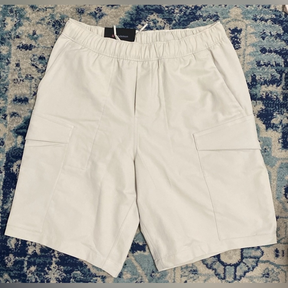 BNWT Men’s Lululemon Cargo Shorts